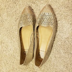 Daisy Fuentes gold flats